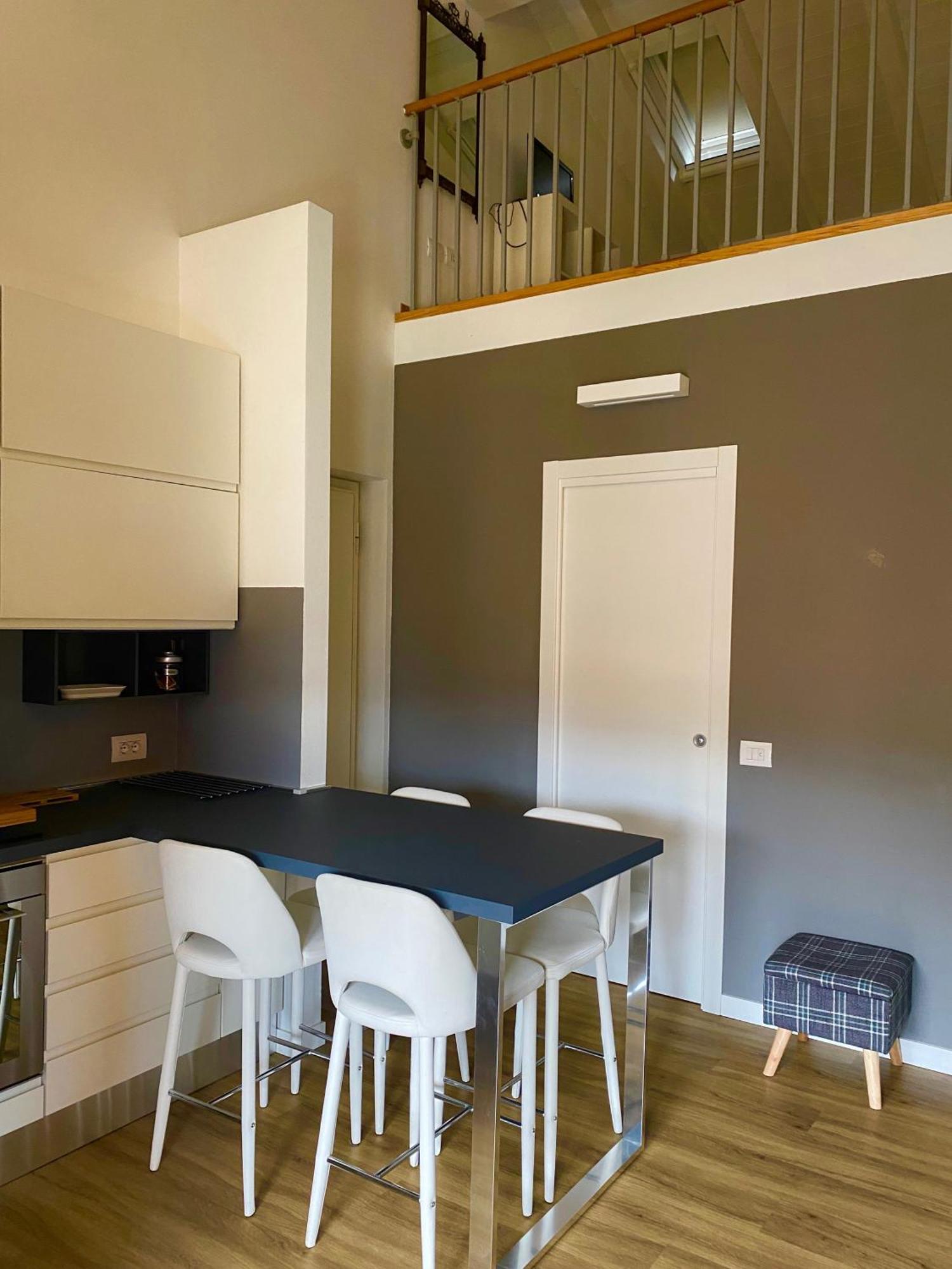 Modern Apartment With Terrace And Mezzanine Floor Colico Bagian luar foto